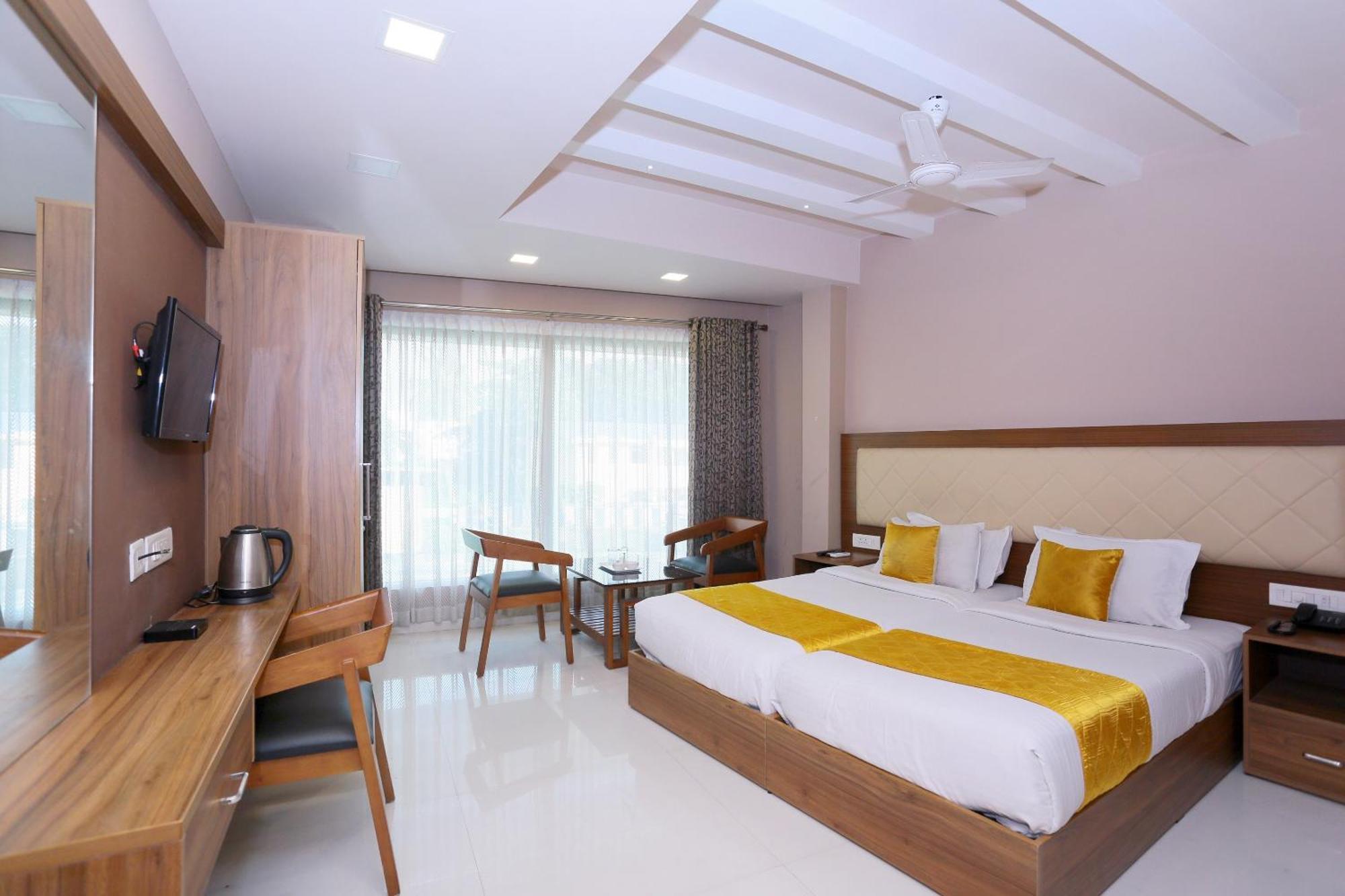 Oyo Flagship 25093 Hotel Thamam Kochi Exteriér fotografie