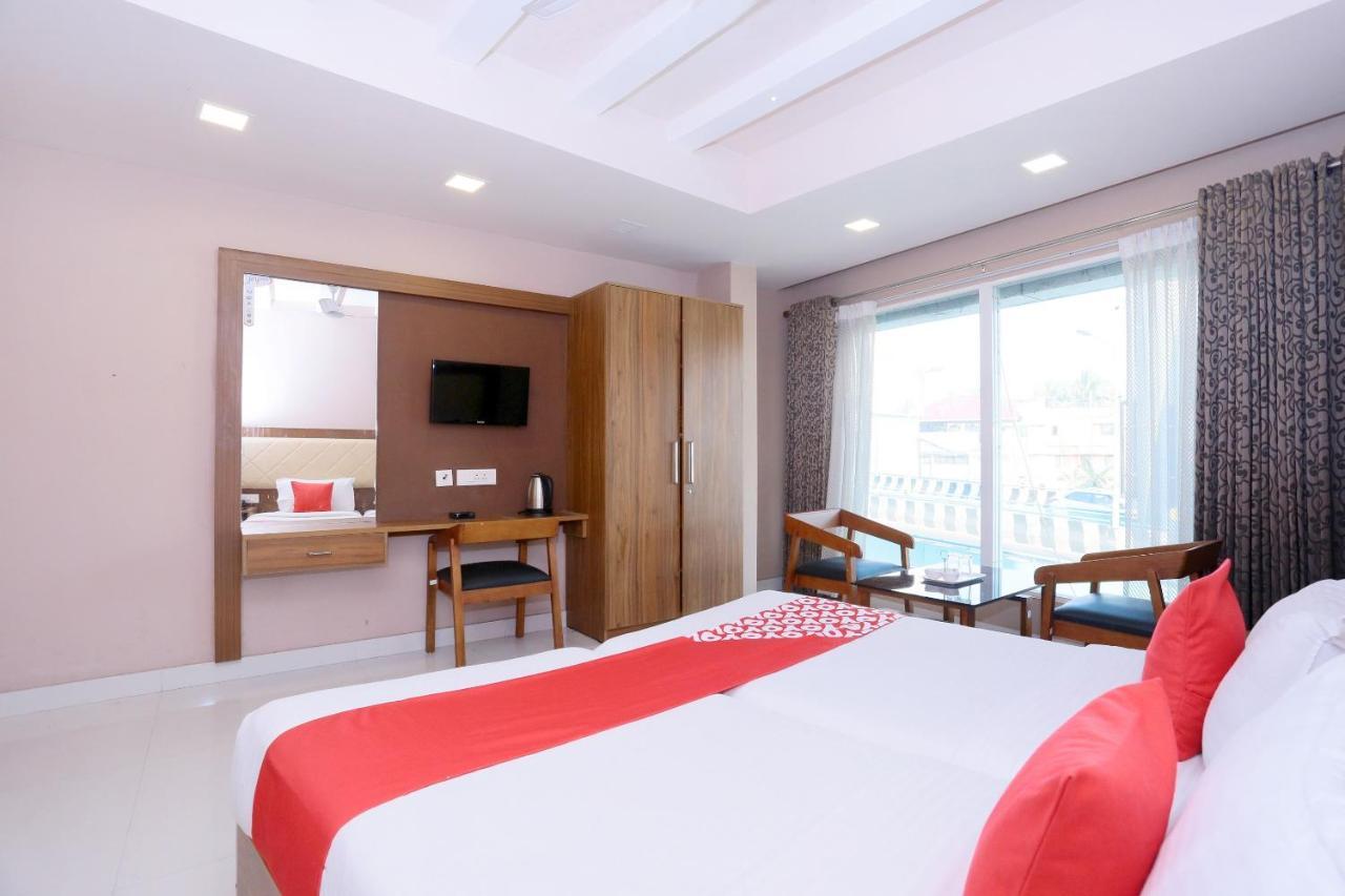 Oyo Flagship 25093 Hotel Thamam Kochi Exteriér fotografie